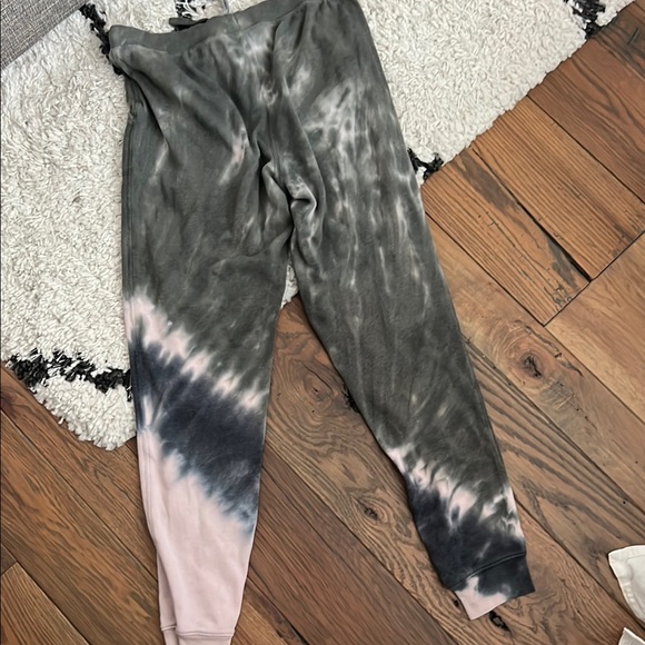GreenTea Tie-Dye Sweat Joggers - Picture 4 of 5